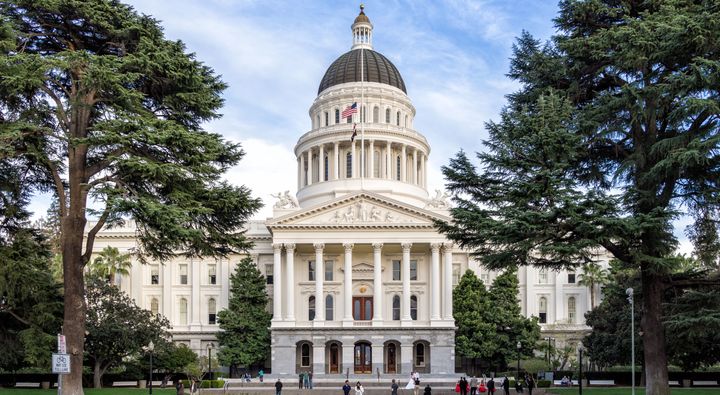 California Senate panel to consider bill cutting break time for flight attendants